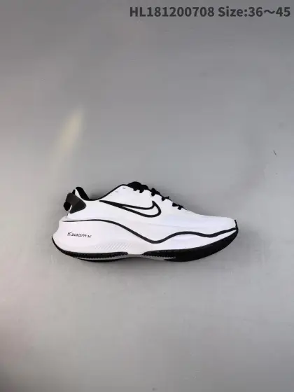 耐克Nike Vomero Plus 反转Swoosh|跑鞋圈新王!厚底增高运动跑步鞋 时尚老爹鞋 这双Vomero Plus真的太绝了!反转Swoosh设计超有个性,缓震像踩云一样舒服,性价比吊打HOKA,跑渣必备啊!该鞋款采用创新设计,致敬Nike Run Club标志,并拥有升级的缓震科技,如ZoomX全大底和加厚后跟.中性色美学和3M反光条设计使其适合夜跑.此外,鞋垫内藏马拉松赛道图,鞋舌透气孔排成NRC字样,是耐克首次在跑鞋上使用反向Swoosh.市场预期该鞋款将成为年度断货王,与HOKA等品牌竞争. 货号:CK4318 编码:HL181200708